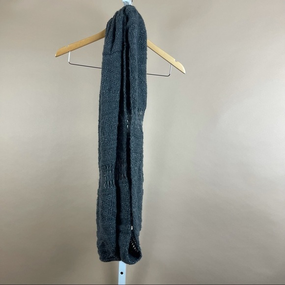 Nicole Marciano Grey With Silver Threading Infinity Scarf Classic Chunky - Picture 2 of 7